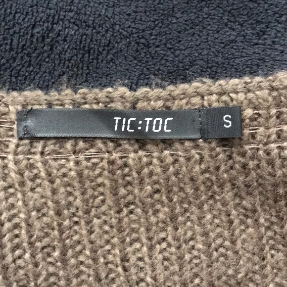 Forever 21 cropped sweater - Picture 4 of 4